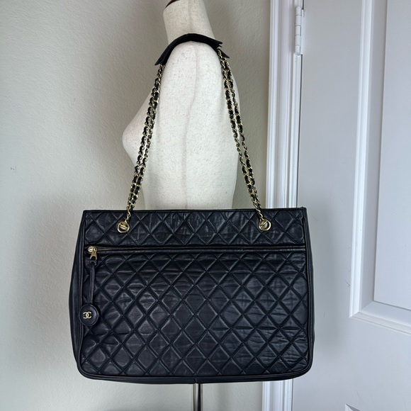 CHANEL CHARM Lambskin Shopper Tote - Picture 3 of 13